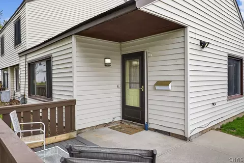 601 Barnstable Ct, Camillus, NY 13031