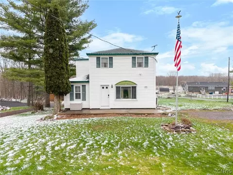 10106 Jordan Rd, Cato, NY 13080