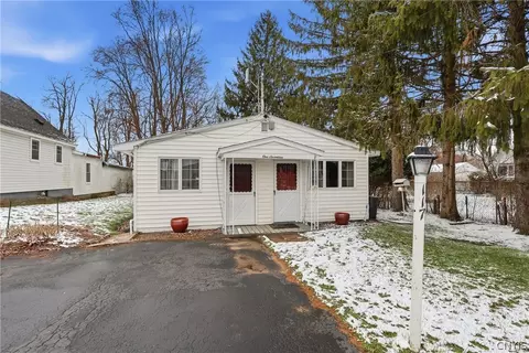 117 Oak Dr, Syracuse, NY 13212