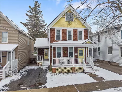 54 W 8th St, Oswego, NY 13126