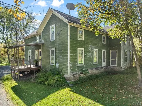 1524 Old Seneca Tpke, Skaneateles, NY 13152