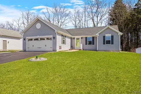 8577 Cobalt Dr, Cicero, NY 13039