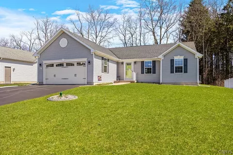 8577 Cobalt Dr, Cicero, NY 13039