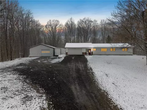 50 W Myers Rd, Oswego, NY 13126