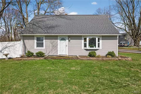 1214 Cold Springs Rd, Salina, NY 13088