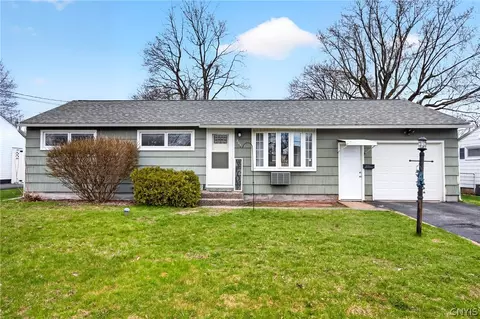209 Lynnhaven Dr, Syracuse, NY 13212