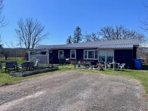 2524 Middle Rd, Munnsville, NY 13409