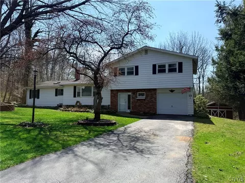23 Candlewood Dr, Scriba, NY 13126