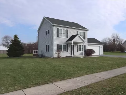207 Funnycide Dr, Hounsfield, NY 13685
