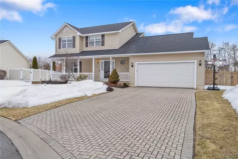 3682 Junco, Liverpool, NY 13090