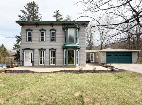 1083 Glenwood Cir, Oneida, NY 13421