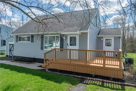 120 Savaria Dr, Geddes, NY 13209