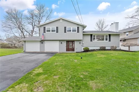 8277 Exeter Dr, Lysander, NY 13027