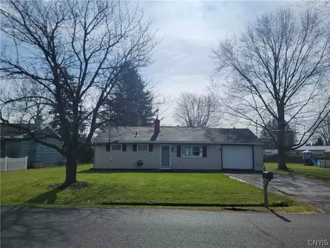 6 Dewey Dr, Fulton, NY 13069