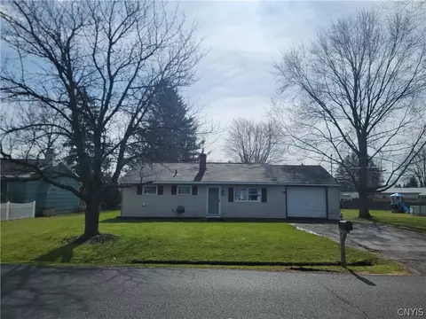 6 Dewey Dr, Fulton, NY 13069