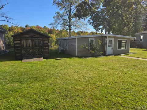 187 Millard Bassett Rd, Granby, NY 13069
