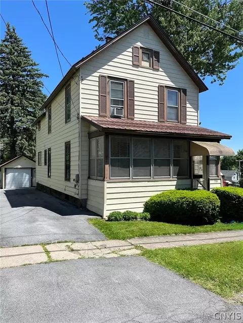 706 Hancock St, Watertown, NY 13601