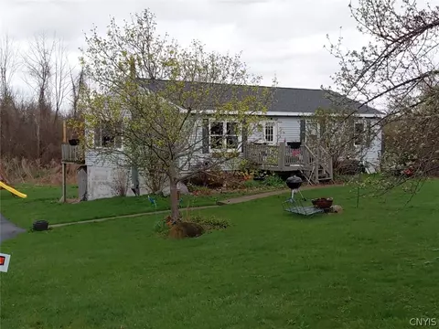 3785 Sentinel Heights Rd, Onondaga, NY 13084