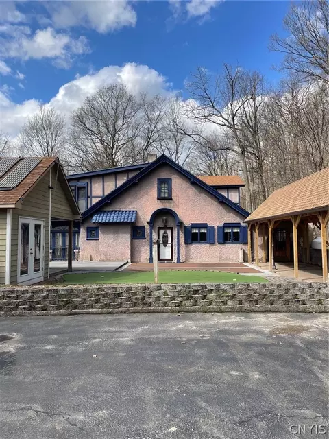 321 Rockwell Rd, Onondaga, NY 13120