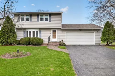 6 Lorraine Cres, Liverpool, NY 13090