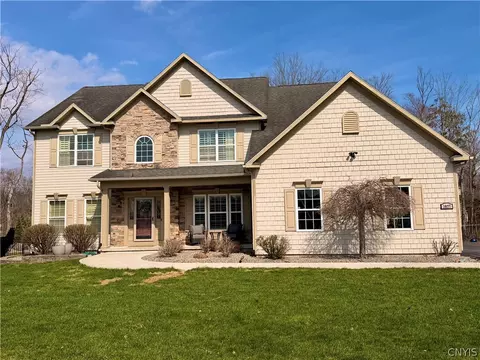 3027 Crocus Ln, Lysander, NY 13027