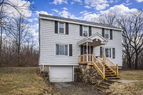 205 Cemetery Rd, Oswego, NY 13126