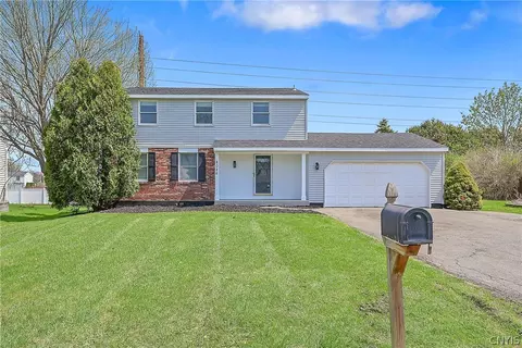 8026 Pickett Ln, Cicero, NY 13039
