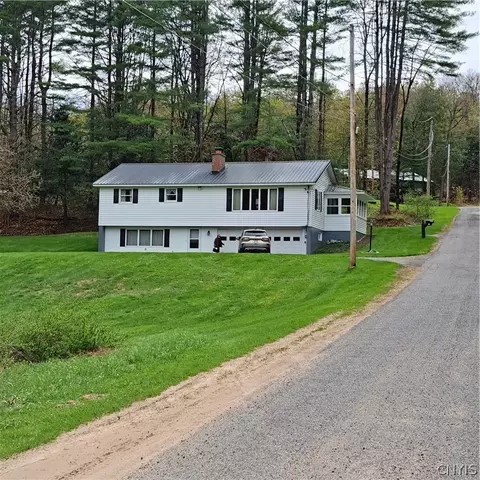 2178 Woodside Dr, Camden, NY 13316