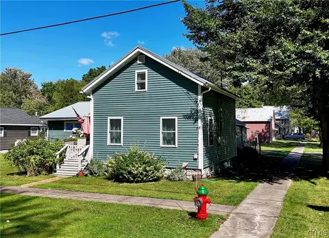 283 W Joseph St, Cape Vincent, NY 13618