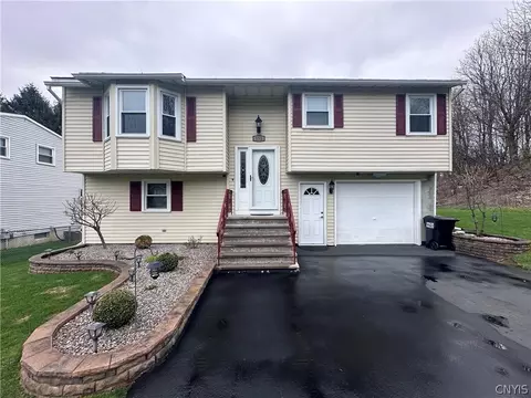 131 Marly Dr, Onondaga, NY 13219