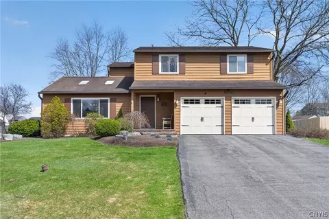 8598 Nazareth Dr, Cicero, NY 13039