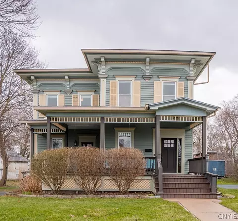 12 Cayuga St, Auburn, NY 13021