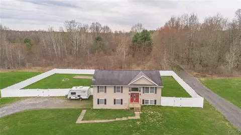 41 Milo Dr, West Monroe, NY 13167