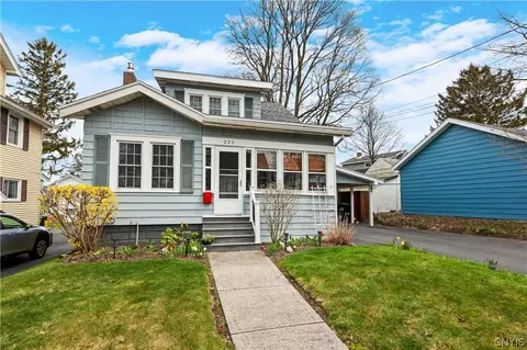 220 Roxford Rd N, Salina, NY 13208