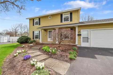 4868 Juneway Dr S, Salina, NY 13088