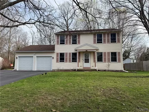 7 Athena Dr, Lysander, NY 13027