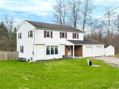 2955 Graffenburg Rd, New Hartford, NY 13413