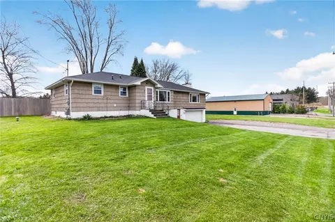 371 Beach Rd, Geddes, NY 13209
