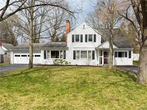 12 Windsor Ter, Utica, NY 13501