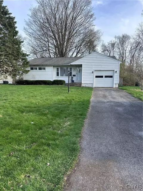 205 Rita Dr, Syracuse, NY 13212