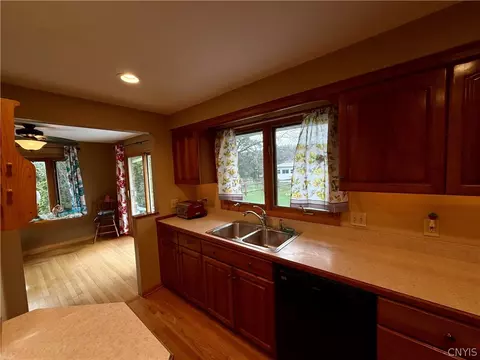 Kitchen - 105 Easterly Ter, Syracuse, NY 13214 photo 3 of 9