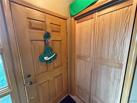 Entry Way - 105 Easterly Ter, Syracuse, NY 13214 photo 1 of 2