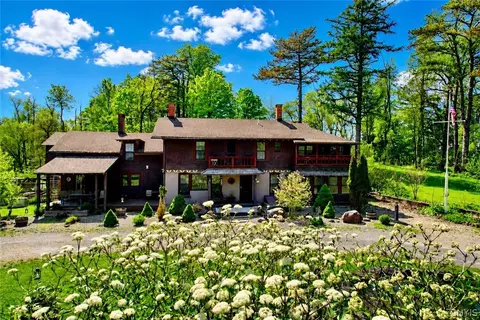 4023 Rippleton Rd, Cazenovia, NY 13035