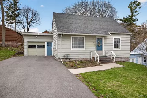 318 Seeley Rd, Syracuse, NY 13224