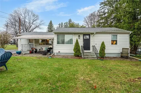 110 Trent Ln, Camillus, NY 13031