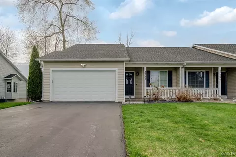 8785 New Country Dr, Cicero, NY 13039