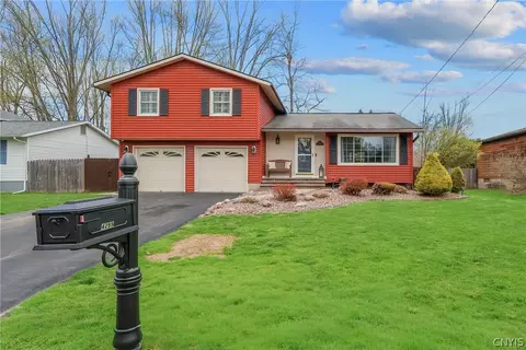 4299 Luna Crse, Liverpool, NY 13090