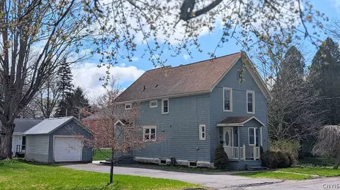 8 John St, Hamilton, NY 13346