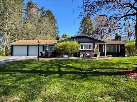88 W 9th St, Oneida, NY 13421