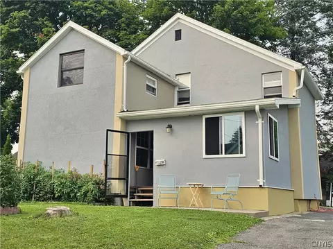 1102 Oak St, Utica, NY 13502